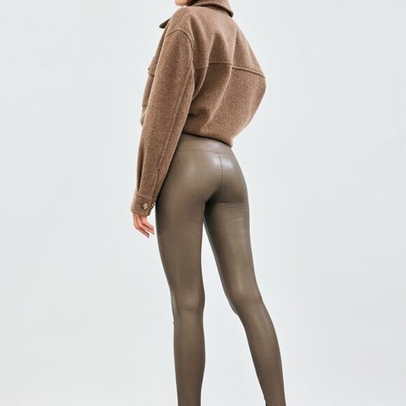NEW Aritzia Wilfred Free Daria Pant SIZE M Taupe HR Vegan Leather Leggings NWT - Picture 2 of 10